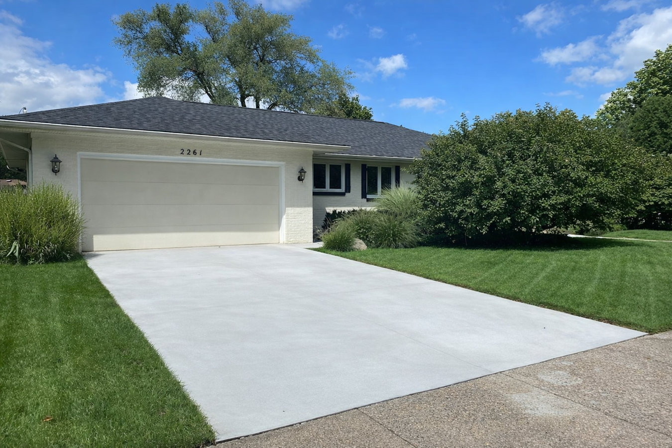 Concrete driveway building